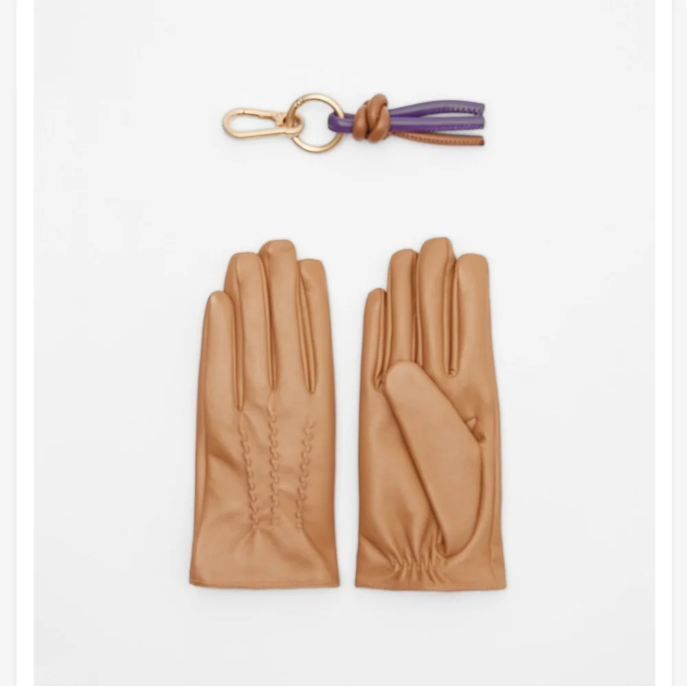 ZARA LEATHER GLOVES AND KEY FOB SET SPECIAL EDITION